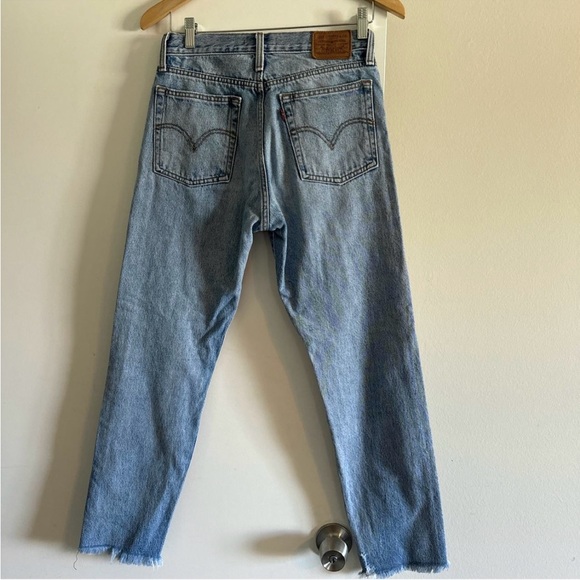Levi’s Blue Cropped Wedgie Jeans - Picture 4 of 5